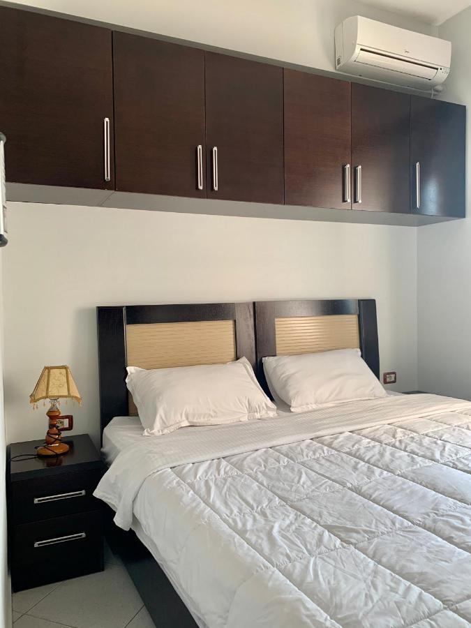 Hotel Anxhelo Stalin 외부 사진