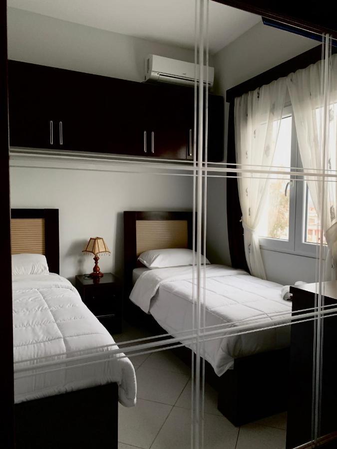 Hotel Anxhelo Stalin 외부 사진